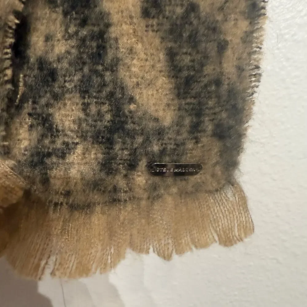 Steve Madden Tan Leopard Print Blanket Scarf NWT